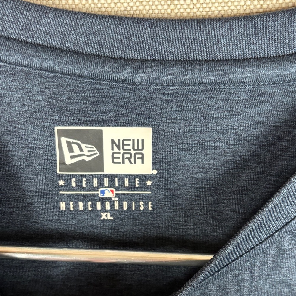 New Era Men's Dark Blue Atlanta Braves Long Sleeve Tee Extra Large - Picture 2 of 8